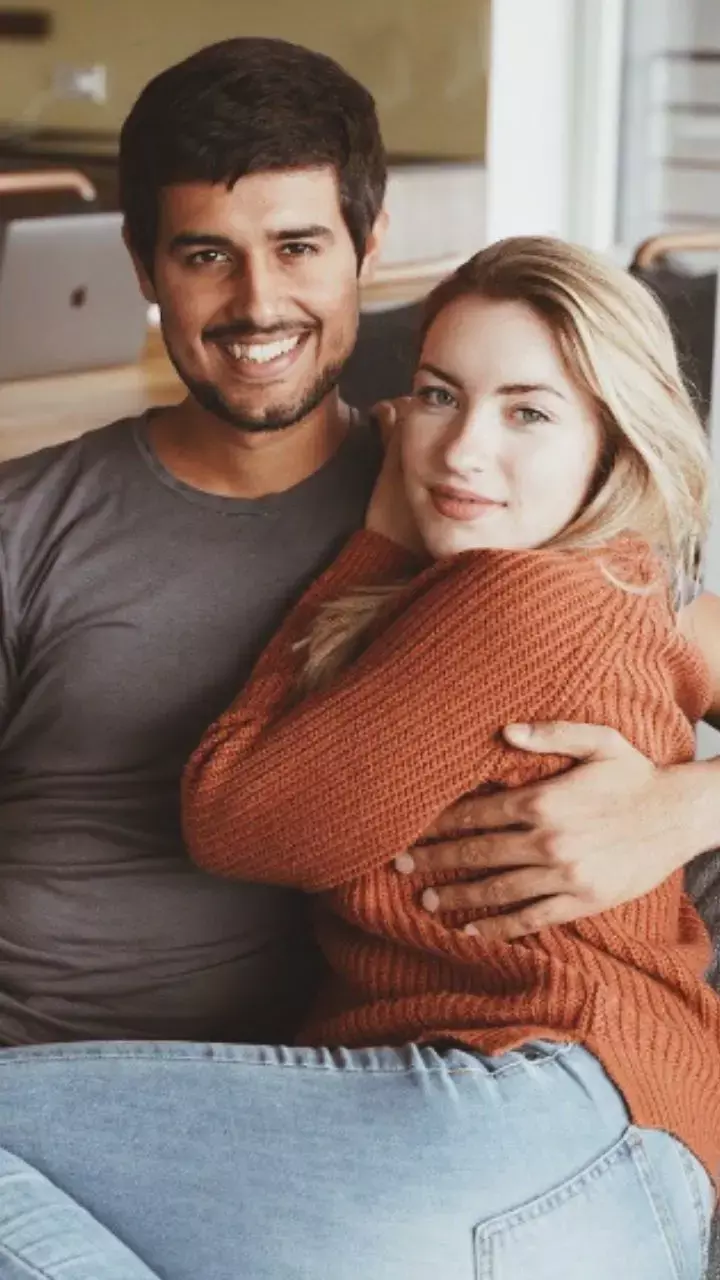 यूट्यूबर ध्रुव राठी की स्टाइलिश पत्नी जूली एलबीआर की हसीन तस्वीरें