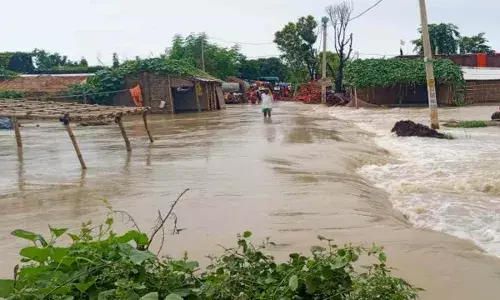 बिहार में बाढ़ के बीच रेलवे ने दिया जोर का झटका, कटिहार-दरभंगा-सहरसा के लिए है बड़ी खबर बिहार में बाढ़ के बीच रेलवे ने दिया जोर का झटका, कटिहार-दरभंगा-सहरसा के लिए है बड़ी खबर