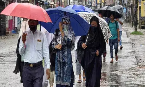 बिहार के कई जिलों में बारिश और वज्रपात का अलर्ट, जानें अगले 3-4 दिनों तक कैसा रहेगा मौसम