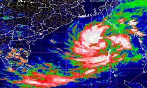 Cyclone Dana: सावधान बिहार, तूफान दाना बरपाएगा कहर! 24, 25 और 26 अक्टूबर तक चक्रवात का असर Cyclone Dana: सावधान बिहार, तूफान दाना बरपाएगा कहर! 24, 25 और 26 अक्टूबर तक चक्रवात का असर