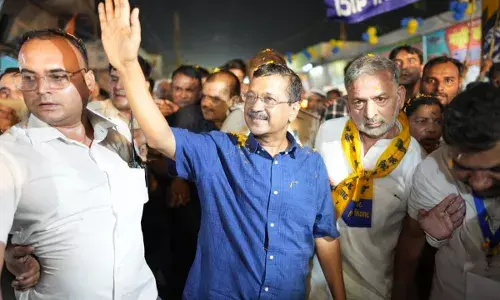 अरविंद केजरीवाल पर हमला... CM आतिशी बोलीं- हथियार होते तो जान भी जा सकती थी, अखिलेश यादव भी भड़के अरविंद केजरीवाल पर हमला... CM आतिशी बोलीं- हथियार होते तो जान भी जा सकती थी, अखिलेश यादव भी भड़के
