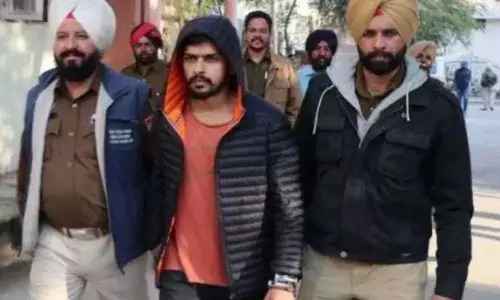 लॉरेंस बिश्नोई के नाम पर बिहार में रंगदारी, दो डॉक्टरों से मांगे 150000 रुपये; जांच में जुटी पुलिस लॉरेंस बिश्नोई के नाम पर बिहार में रंगदारी, दो डॉक्टरों से मांगे 150000 रुपये; जांच में जुटी पुलिस