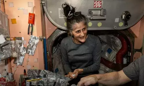 Sunita Williams: खोखले हो गए हैं सुनीता विलियम्स के गाल, फरवरी 2025 में भी लौटना मुश्किल Sunita Williams: खोखले हो गए हैं सुनीता विलियम्स के गाल, फरवरी 2025 में भी लौटना मुश्किल