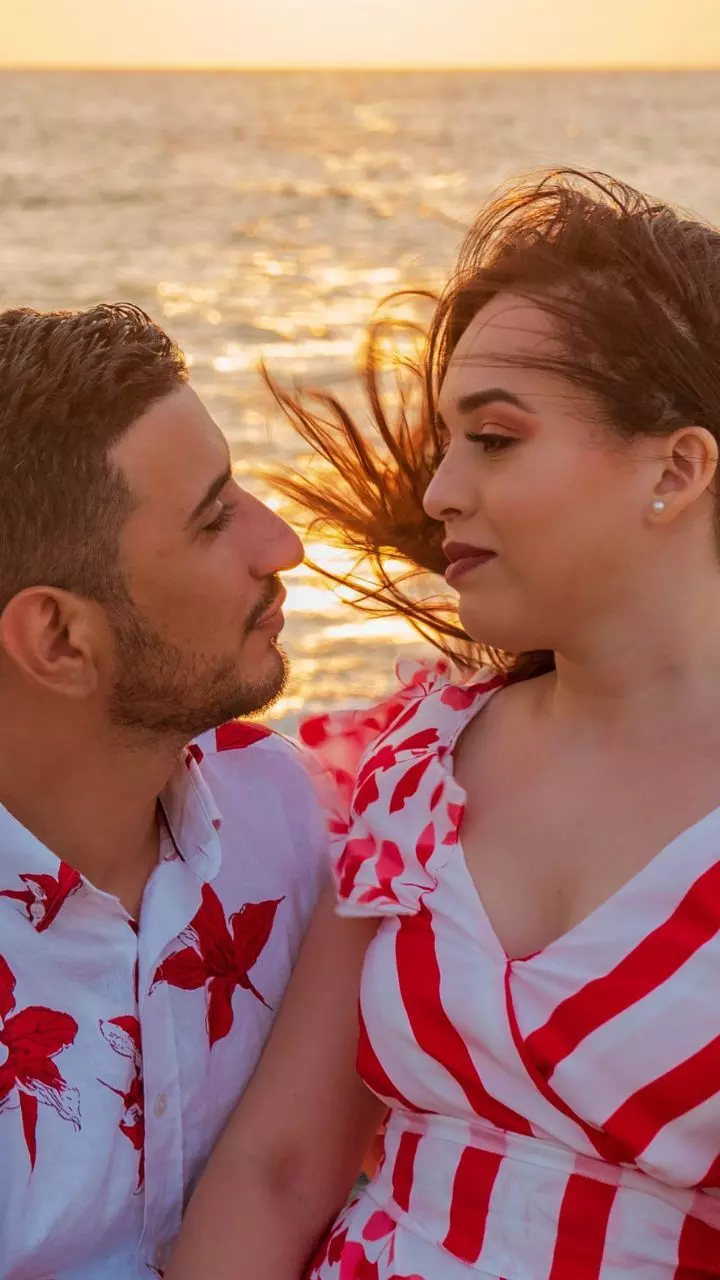 सर्दियों में पार्टनर के साथ ऐसे गर्म रहेंगे आपके रिश्ते