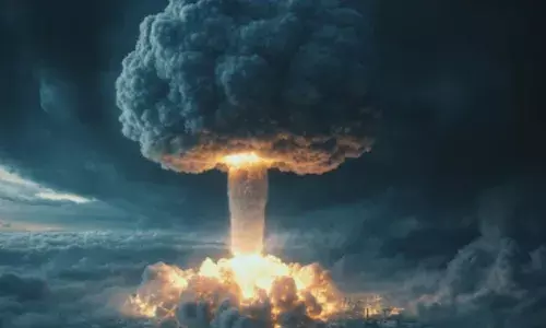 Russia Ukraine War: रूस ने खतरनाक मिसाइल से यूक्रेन पर बोला हमला, अब परमाणु युद्ध ही बचा Russia Ukraine War: रूस ने खतरनाक मिसाइल से यूक्रेन पर बोला हमला, अब परमाणु युद्ध ही बचा
