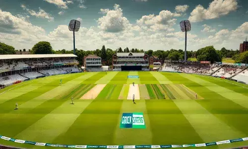 मैच के दौरान बल्लेबाज को सीने में उठा दर्द, बैटर की मौत के बाद क्रिकेट जगत में पसरा मातम मैच के दौरान बल्लेबाज को सीने में उठा दर्द, बैटर की मौत के बाद क्रिकेट जगत में पसरा मातम