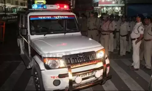 Bihar Police: रात के अंधेरे में दारोगा साहब कर रहे थे खेल, दिन के उजाले में पटना SSP ने 4 पुलिसकर्मियों का नाप दिया Bihar Police: रात के अंधेरे में दारोगा साहब कर रहे थे खेल, दिन के उजाले में पटना SSP ने 4 पुलिसकर्मियों का नाप दिया
