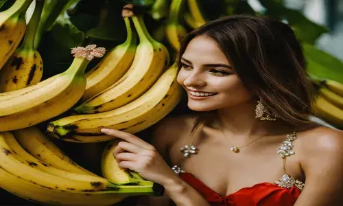 Banana News: ठंड के मौसम में नहीं करें केले का सेवन, फायदे के बदले हो सकता है भारी नुकसान! Banana News: ठंड के मौसम में नहीं करें केले का सेवन, फायदे के बदले हो सकता है भारी नुकसान!
