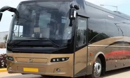 पश्चिम बंगाल के दालकोला से पटना जा रही थी बस, भागलपुर में डिक्की खुली तो उड़े होश, SSP को देनी पड़ी खबर पश्चिम बंगाल के दालकोला से पटना जा रही थी बस, भागलपुर में डिक्की खुली तो उड़े होश, SSP को देनी पड़ी खबर