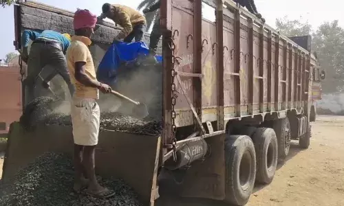 झारखंड से बांका आया गिट्टी लोडेड 10 चक्का ट्रक, तिरपाल हटाते खुला मधेपुरा वाला राज, बिहार पुलिस हैरान झारखंड से बांका आया गिट्टी लोडेड 10 चक्का ट्रक, तिरपाल हटाते खुला मधेपुरा वाला राज, बिहार पुलिस हैरान
