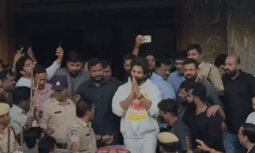 अल्लू अर्जुन को 14 दिन के लिए भेजा गया जेल, चंचलगुडा जेल के बाहर सिक्योरिटी टाइट अल्लू अर्जुन को 14 दिन के लिए भेजा गया जेल, चंचलगुडा जेल के बाहर सिक्योरिटी टाइट