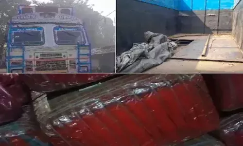 नेपाल से इंडियन ट्रक लेकर पहुंचा बिहार, मुजफ्फरपुर पुलिस को मंगानी पड़ी तराजू, जानें क्यों नेपाल से इंडियन ट्रक लेकर पहुंचा बिहार, मुजफ्फरपुर पुलिस को मंगानी पड़ी तराजू, जानें क्यों