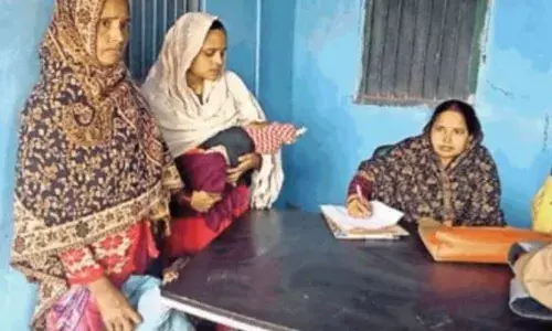 देखो ये मेरी प्रेमिका है... 5 साल बाद कोलकाता वाली से की शादी, अब पत्नी थाने की लगा रही चक्कर देखो ये मेरी प्रेमिका है... 5 साल बाद कोलकाता वाली से की शादी, अब पत्नी थाने की लगा रही चक्कर