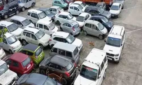 1500 में बाइक और स्कूटी, 24 हजार में कार; जानें कहा मिल रही इतनी सस्ती गाड़ियां 1500 में बाइक और स्कूटी, 24 हजार में कार; जानें कहा मिल रही इतनी सस्ती गाड़ियां