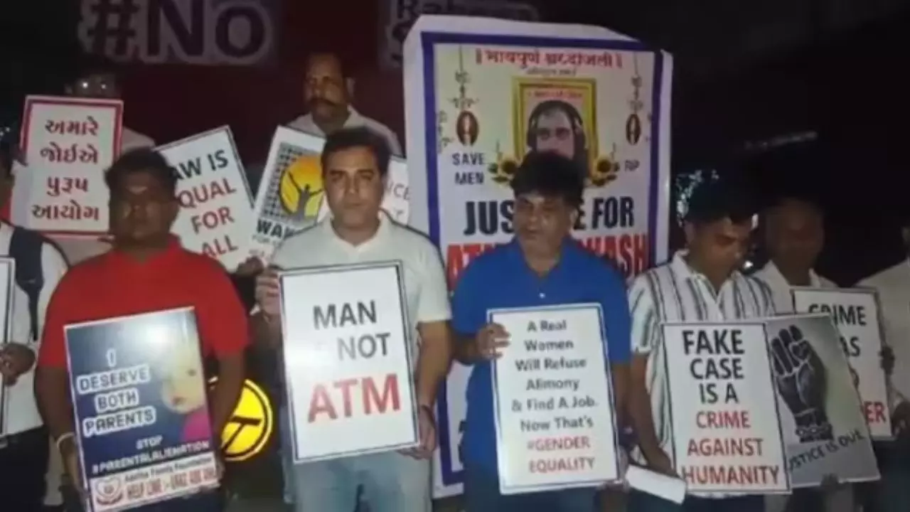 ATM नहीं हैं मर्द... सूरत में पत्नियों से पीड़ित पतियों ने निकाला मार्च, की है बड़ी मांग