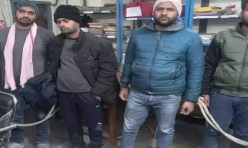 पटना के बोरिंग रोड में सरेआम किडनैपिंग, पुलिस ने एक घंटे में ही छुड़ाया पटना के बोरिंग रोड में सरेआम किडनैपिंग, पुलिस ने एक घंटे में ही छुड़ाया