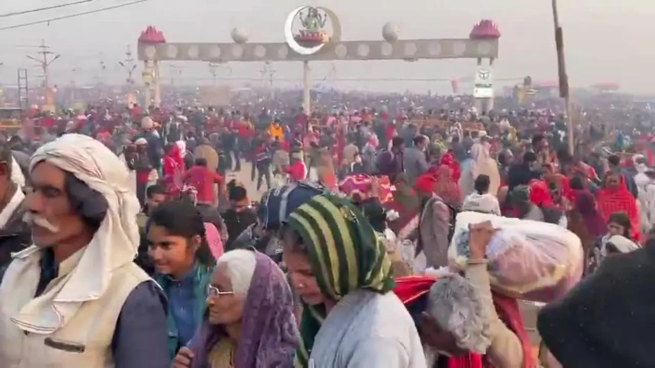 Mahakumbh Stampede: महाकुंभ में भगदड़ से कितनी मौतें?मेला प्रशासन ने16 घंटे बाद बताया