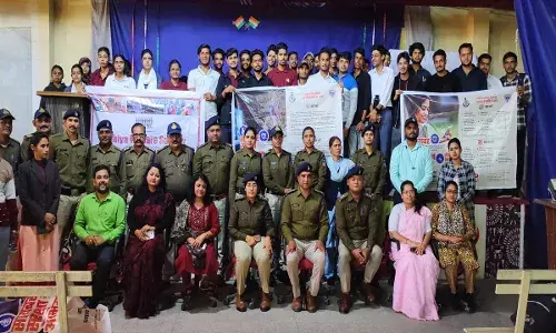 Cyber Security: डिजिटल युग में सतर्कता ही सुरक्षा है, भोपाल में छात्रों को सिखाए गए बचने के गुर Cyber Security: डिजिटल युग में सतर्कता ही सुरक्षा है, भोपाल में छात्रों को सिखाए गए बचने के गुर