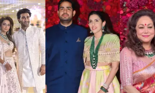 Aadar Jain Wedding: चाची सास टीना अंबानी पर भारी पड़ीं श्लोका मेहता, ग्रीन वाले हार से दिखाया ताज होटल में ठाठ Aadar Jain Wedding: चाची सास टीना अंबानी पर भारी पड़ीं श्लोका मेहता, ग्रीन वाले हार से दिखाया ताज होटल में ठाठ