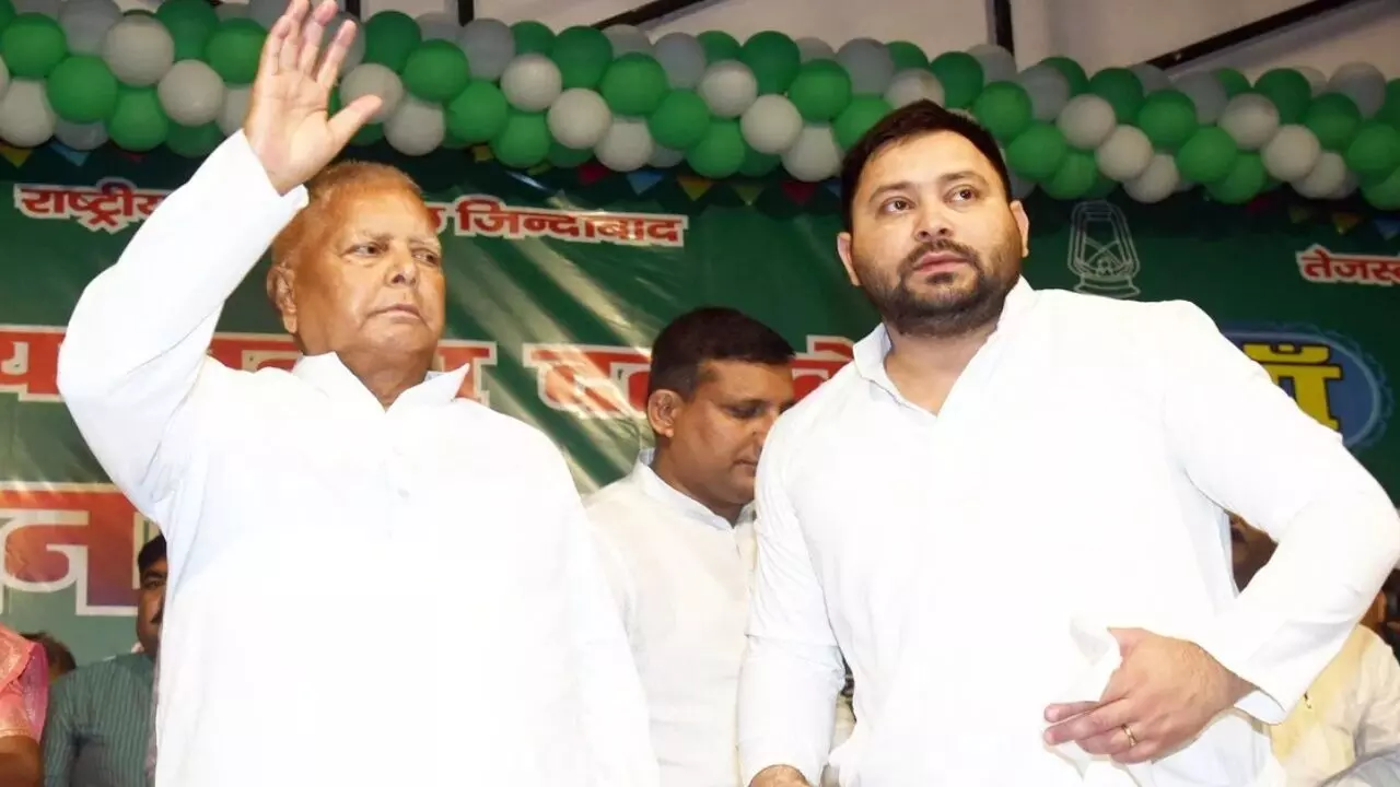 लालू यादव ने तेजस्वी को बताया योद्धा तो भड़क गई जेडीयू, बोली- 9वीं पास व्यक्ति में इतने गुण हैं, तो बच्चों को पढ़ाने की क्या जरूरत? लालू यादव ने तेजस्वी को बताया योद्धा तो भड़क गई जेडीयू, बोली- 9वीं पास व्यक्ति में इतने गुण हैं, तो बच्चों को पढ़ाने की क्या जरूरत?