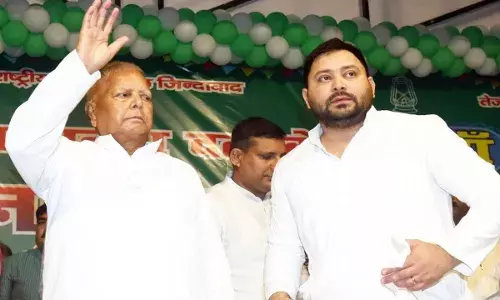 लालू यादव ने तेजस्वी को बताया योद्धा तो भड़क गई जेडीयू, बोली- 9वीं पास व्यक्ति में इतने गुण हैं, तो बच्चों को पढ़ाने की क्या जरूरत? लालू यादव ने तेजस्वी को बताया योद्धा तो भड़क गई जेडीयू, बोली- 9वीं पास व्यक्ति में इतने गुण हैं, तो बच्चों को पढ़ाने की क्या जरूरत?
