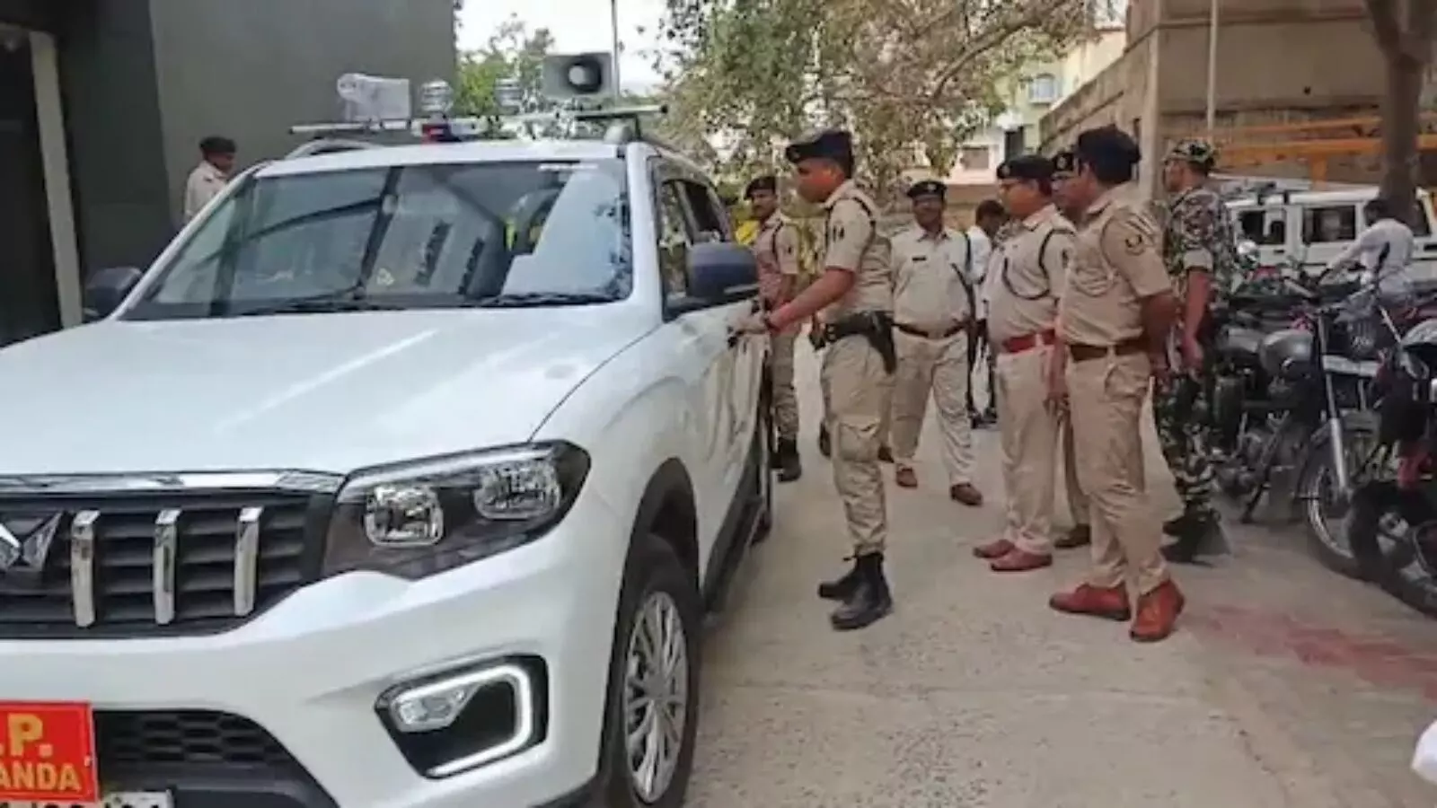 टॉयलेट को लेकर पति-पत्नी में विवाद, दो बच्चों को लेकर घर से चली गाई वाइफ; मायके भी नहीं पहुंची टॉयलेट को लेकर पति-पत्नी में विवाद, दो बच्चों को लेकर घर से चली गाई वाइफ; मायके भी नहीं पहुंची