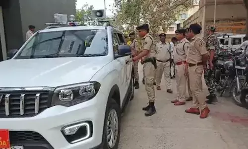 टॉयलेट को लेकर पति-पत्नी में विवाद, दो बच्चों को लेकर घर से चली गाई वाइफ; मायके भी नहीं पहुंची टॉयलेट को लेकर पति-पत्नी में विवाद, दो बच्चों को लेकर घर से चली गाई वाइफ; मायके भी नहीं पहुंची