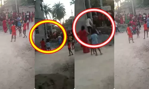 पश्चिम बंगाल की रहने वाली लड़की की बिहार में सरेआम पिटाई, दर्द से चीखती रही युवती और वह मारता रहा पश्चिम बंगाल की रहने वाली लड़की की बिहार में सरेआम पिटाई, दर्द से चीखती रही युवती और वह मारता रहा