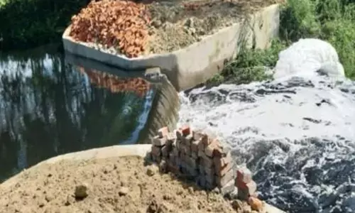 चेक डैम ने बदली किसानों की तकदीरः फसलों के लिए संजीवनी, पीने के पानी का संकट खत्म चेक डैम ने बदली किसानों की तकदीरः फसलों के लिए संजीवनी, पीने के पानी का संकट खत्म